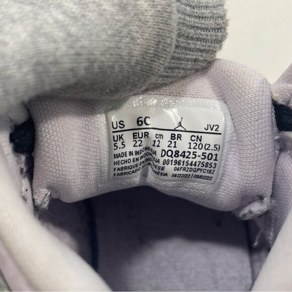 Nike Air Jordan 1Mid ALT TD 'Barely Grape' Infant Purple Sz 6C - Picture 8 of 8